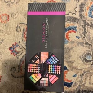Shany beauty cliche makeup kit